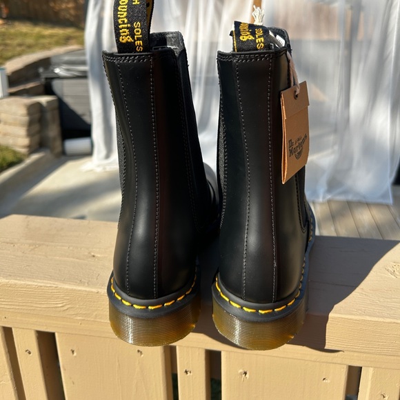 NEW Dr. Martens Hi Chelsea Black Boots 2976 - Picture 5 of 9